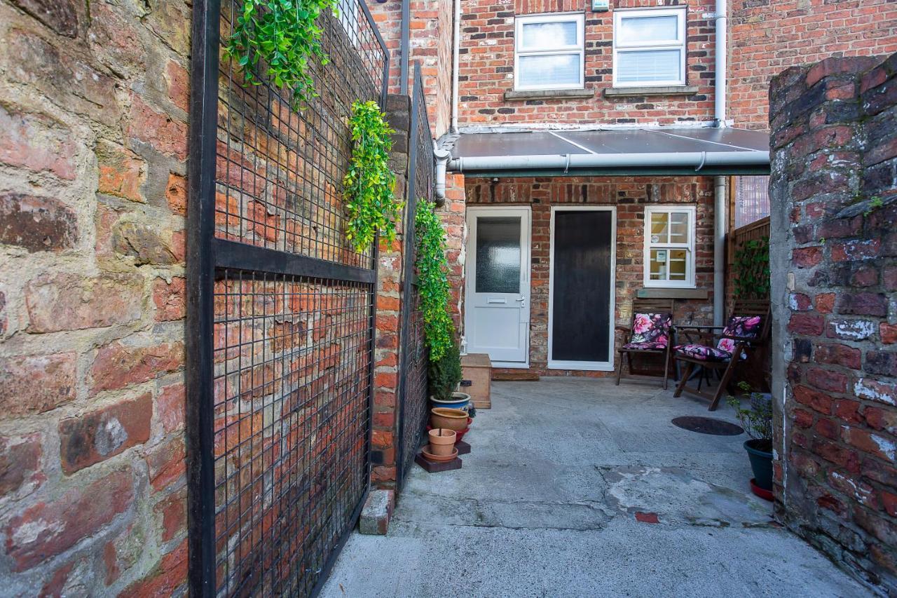 Courtyard Apartment 요크 외부 사진