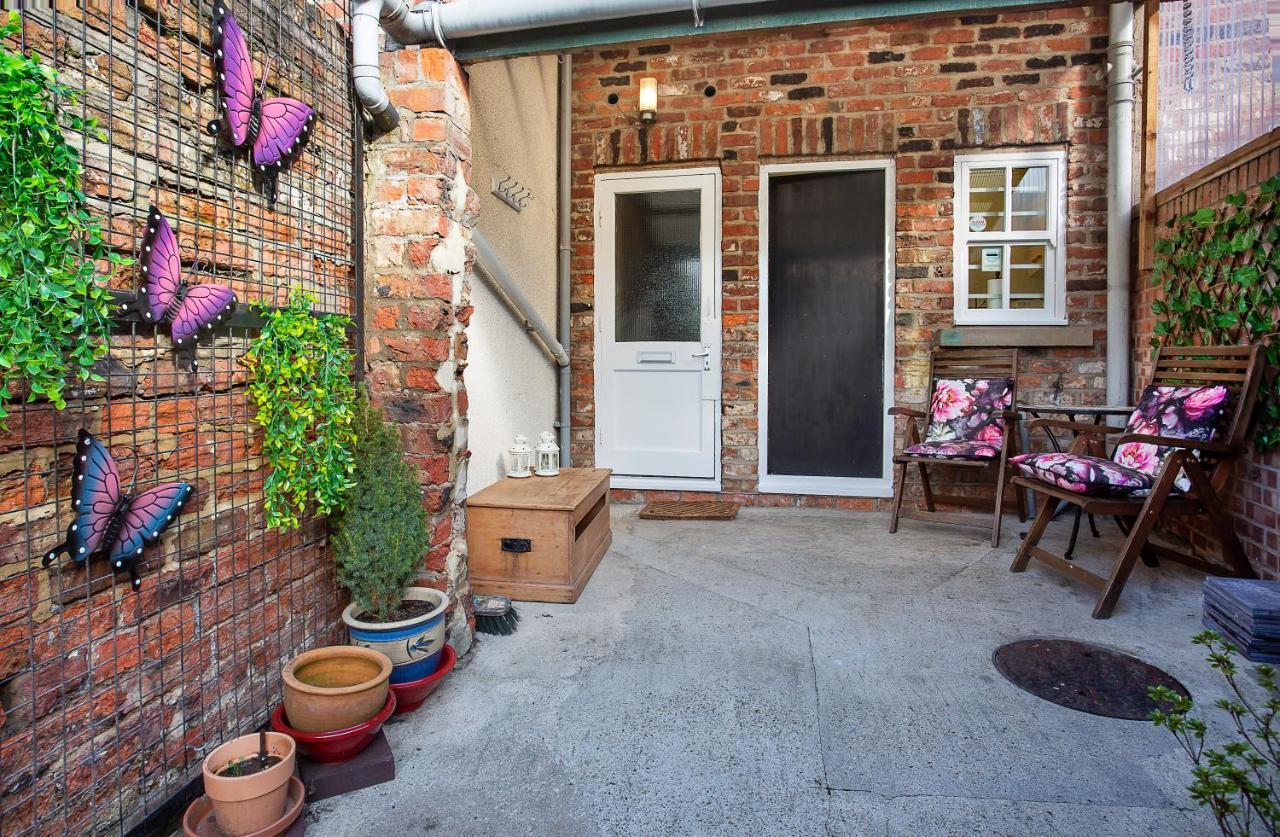 Courtyard Apartment 요크 외부 사진